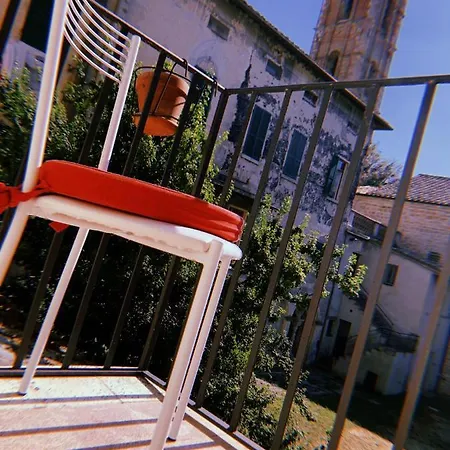 Claves Claustri - Storico Con Balcone Sarteano