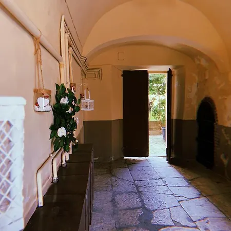 Apartment Claves Claustri - Storico Con Balcone *