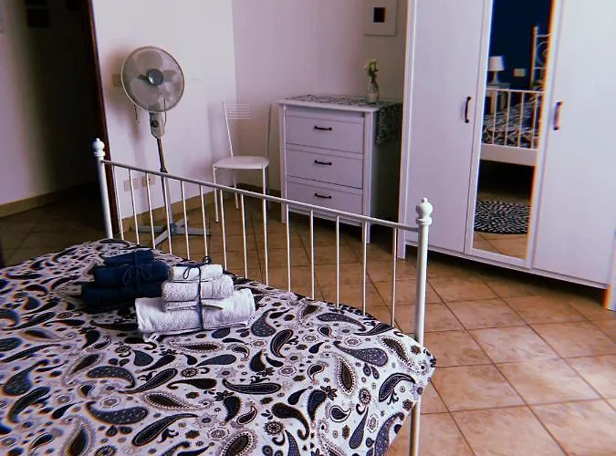 Claves Claustri - Storico Con Balcone 사르티아노