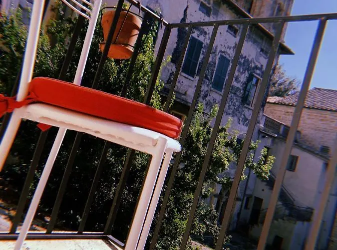 Claves Claustri - Storico Con Balcone 사르티아노