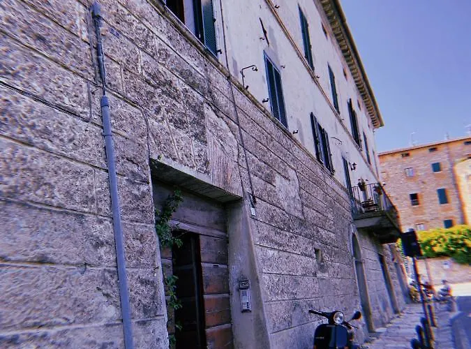 Claves Claustri - Storico Con Balcone