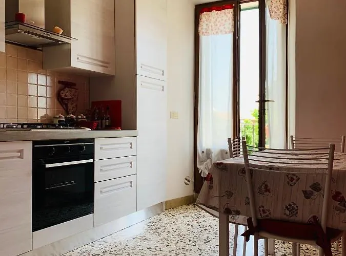 Claves Claustri - Storico Con Balcone * 사르티아노